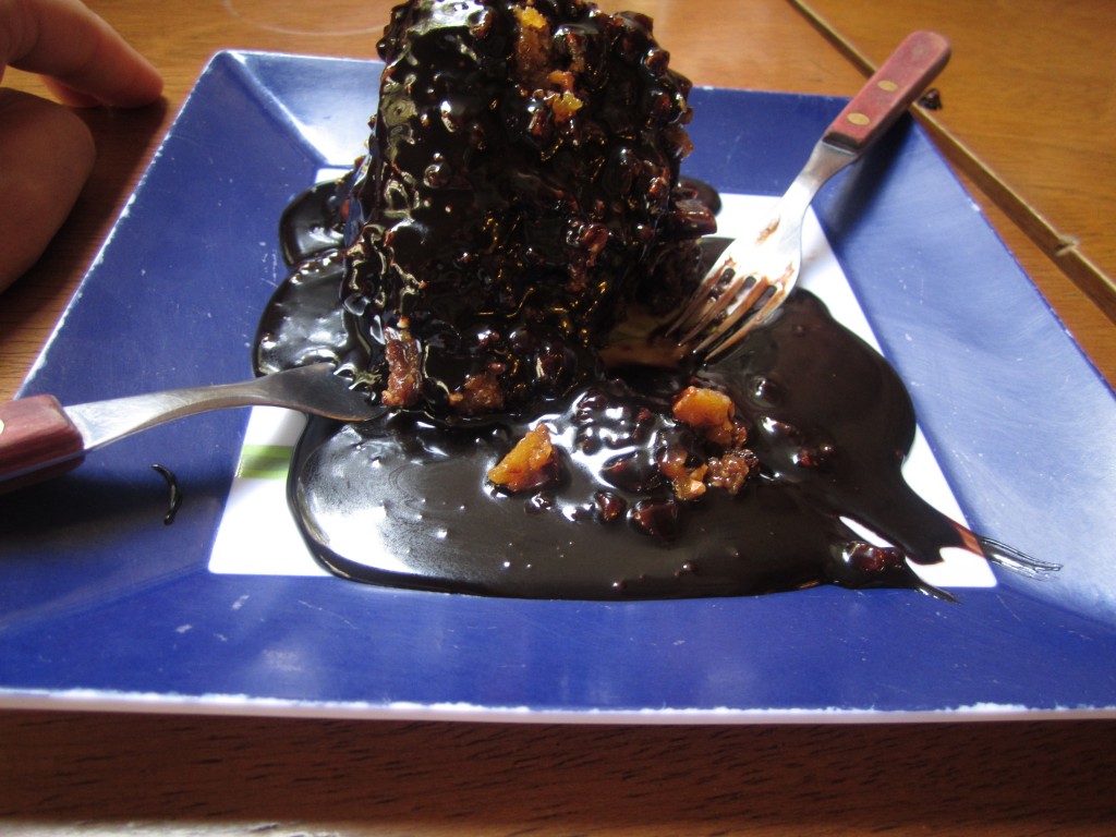 Pastel de Chocolate con castañas. Coller de Pau. Foto: Raúl Casañas